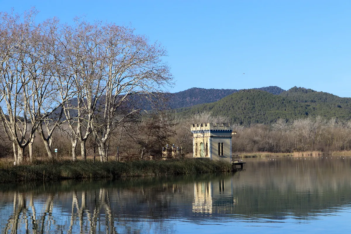 Boating on the Lake in Parque Independencia: 2026 Guide