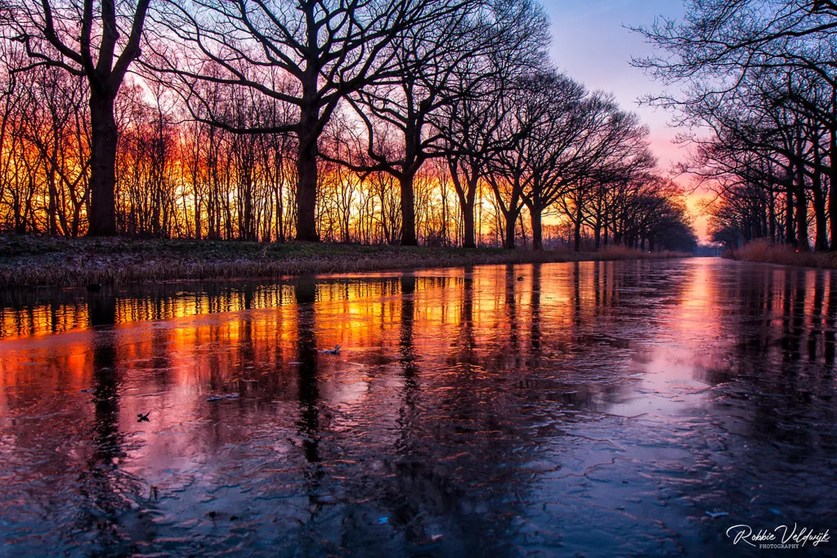 Best Weather Conditions for Paragliding Over Lima Costa Verde