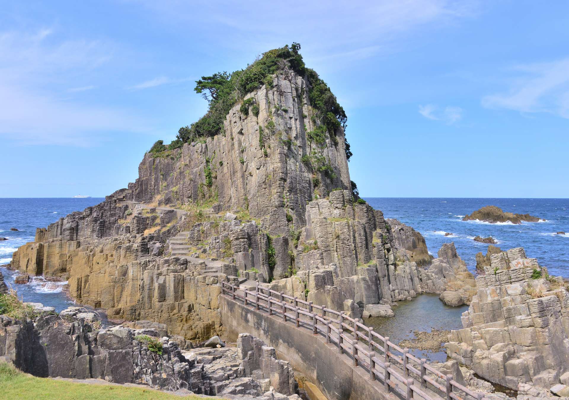 7. Kehi Jingu Shrine: Ancient Spirituality in Fukui